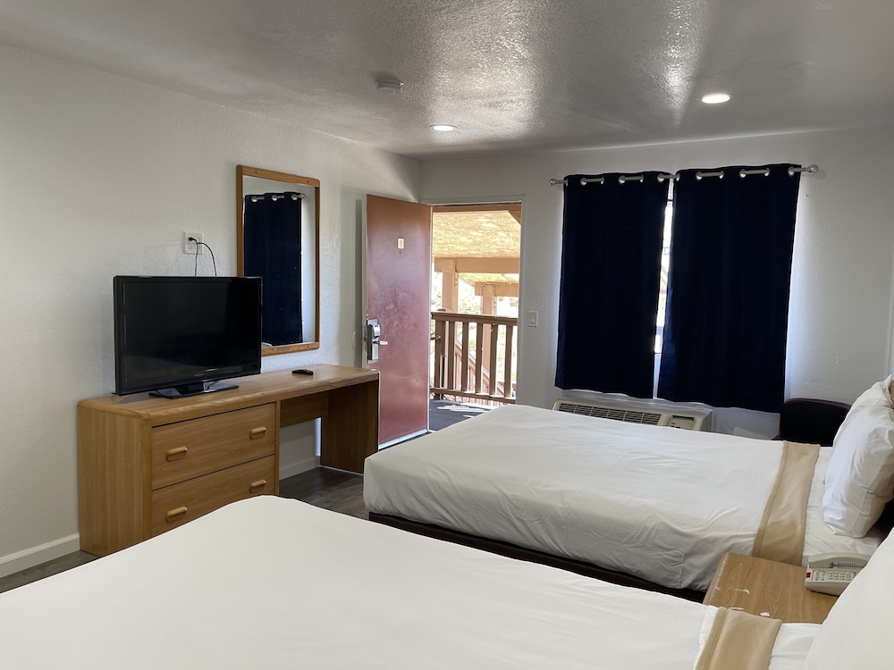 Palms Inn & Suites 18/50