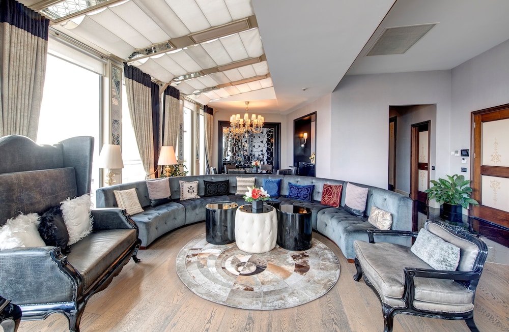 The Elysium Taksim 48/65