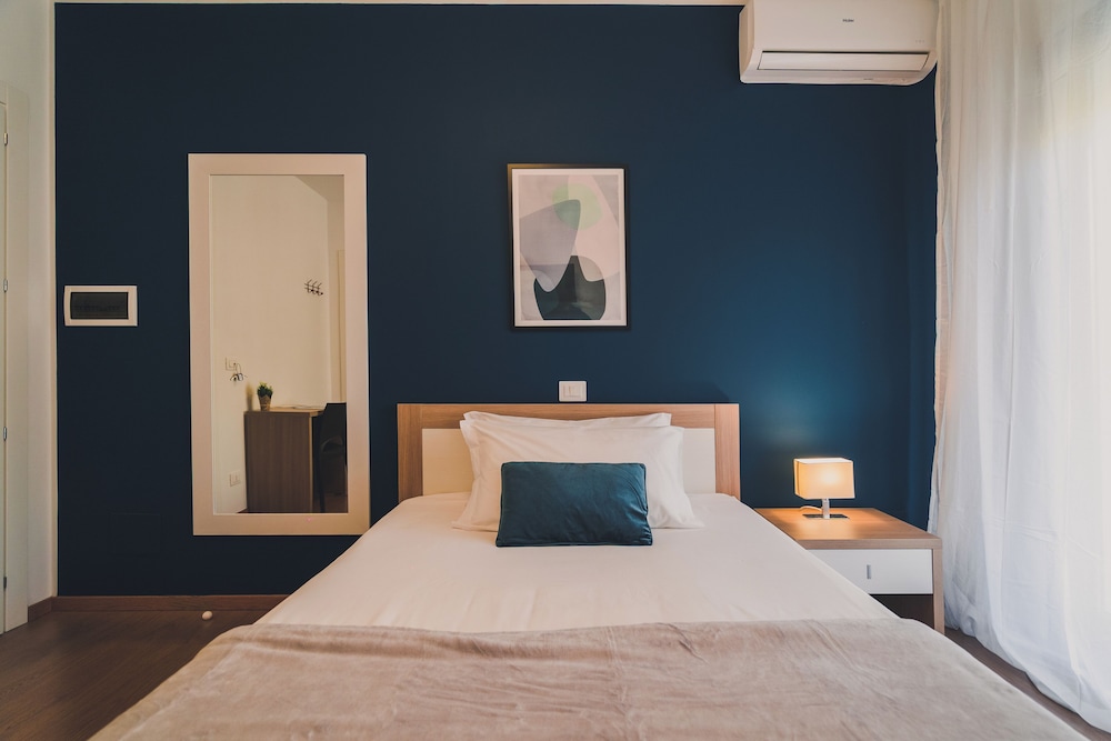 Trip Room & Breakfast 22/38
