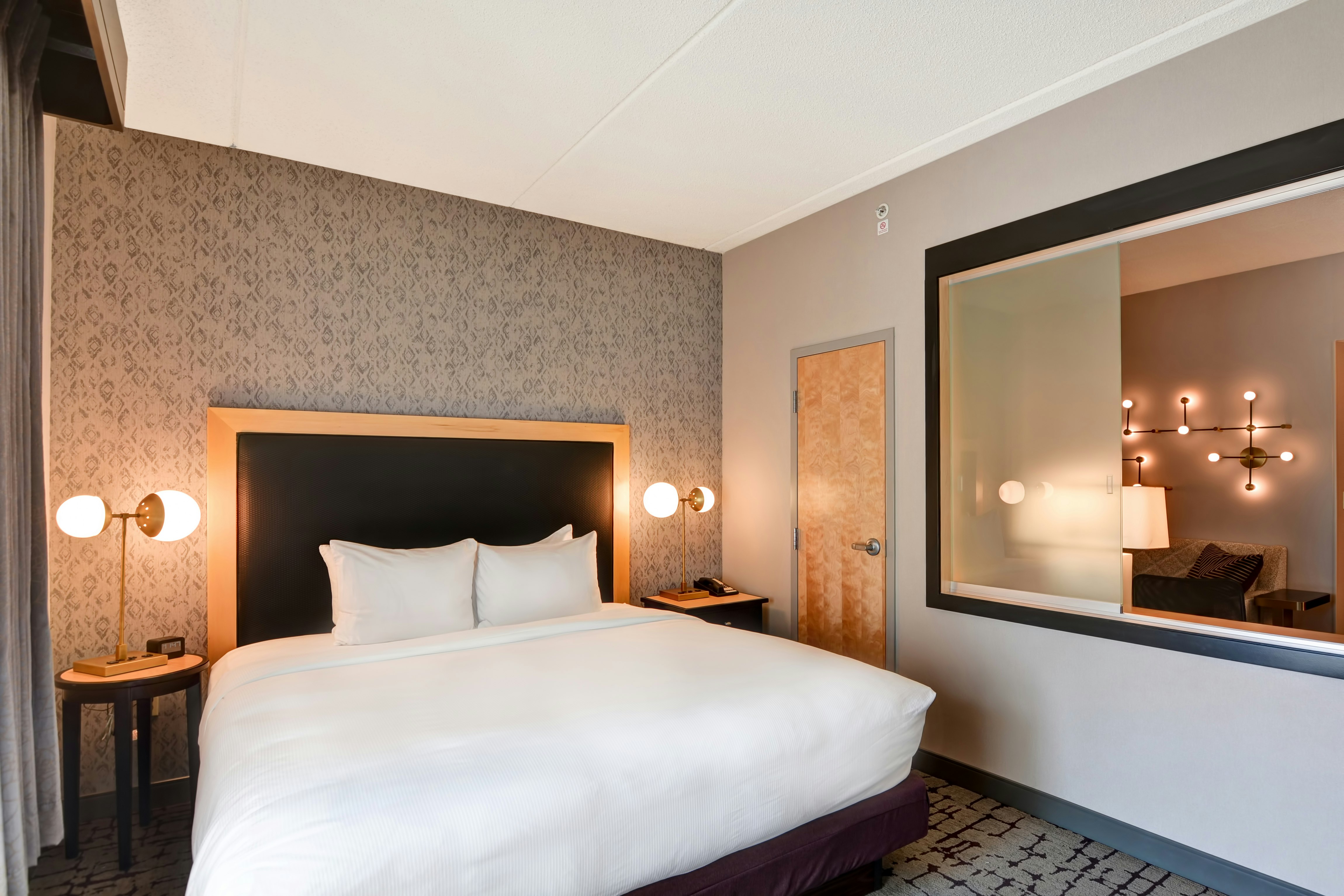 ROOM, KING BED, ACCESSIBLE