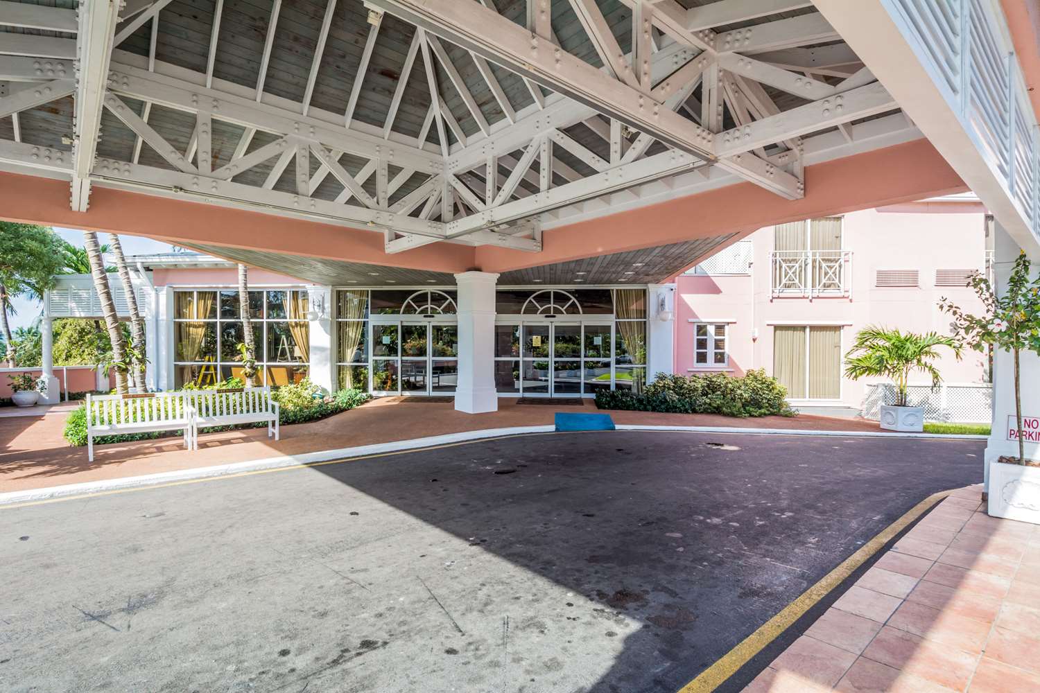 Comfort Suites Paradise Island 49/55