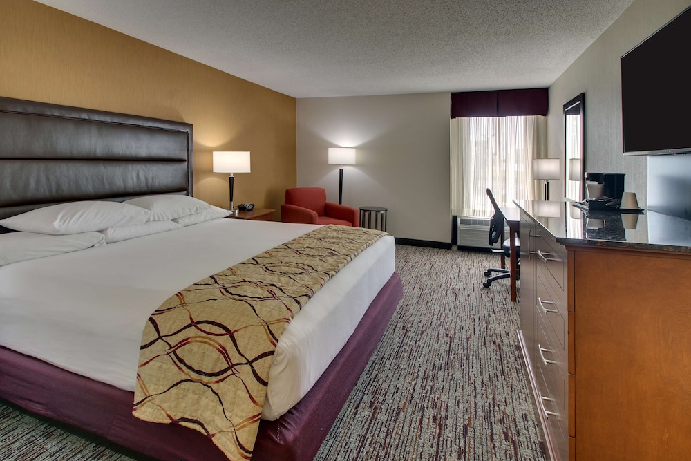 Drury Inn and Suites Bowling Green KY 7/50