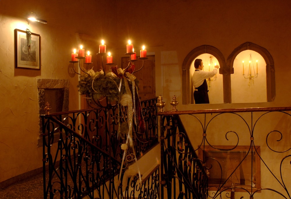 ROMANTIC HOTEL EXCELSIOR 10/45