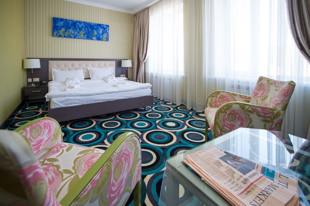 Mildom Hotel 18/36