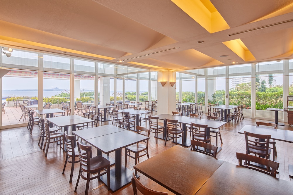 Royal View Hotel Churaumi 33/42