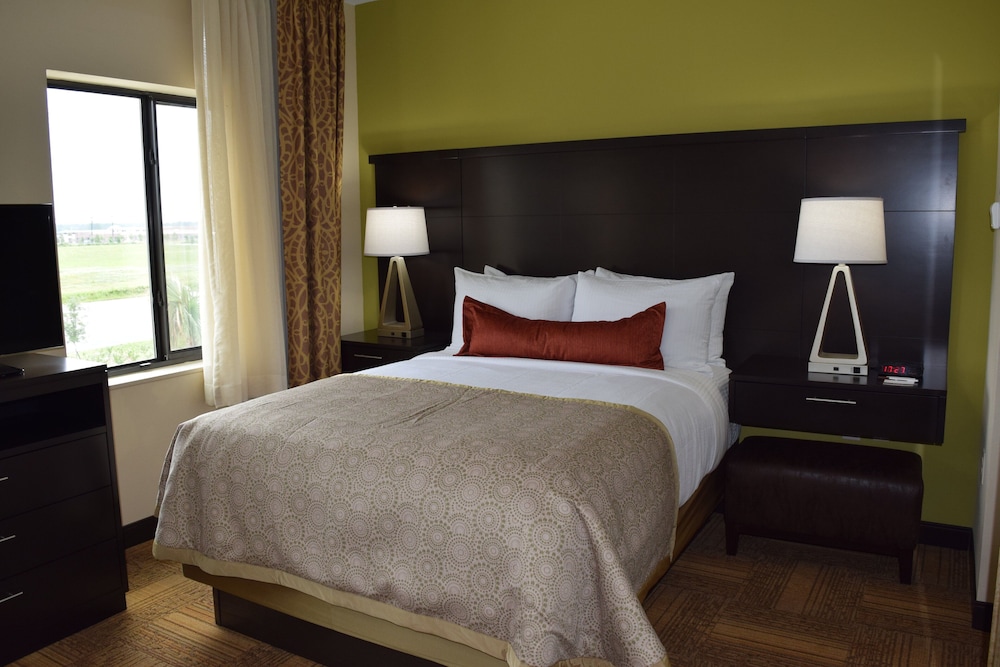 Staybridge Suites Tomball - Spring Area 10/44