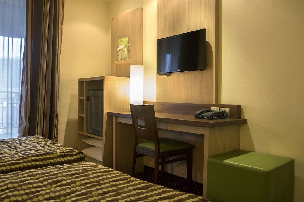 HOTEL TERMINUS MONTPARNASSE 41/63