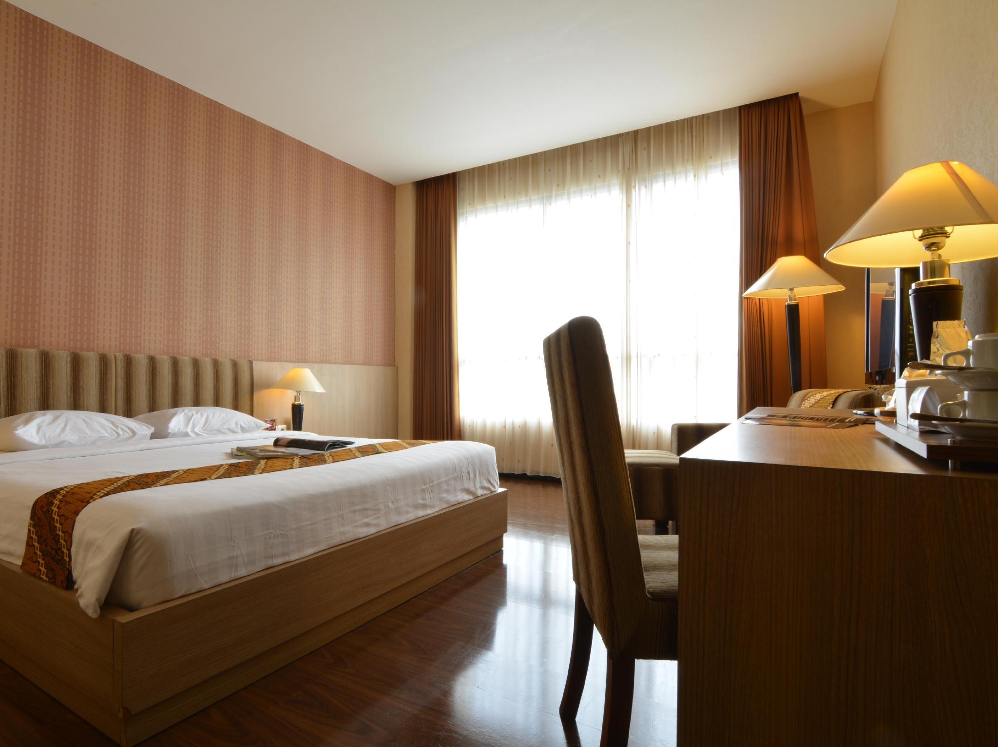Lojikka Hotel 8/22
