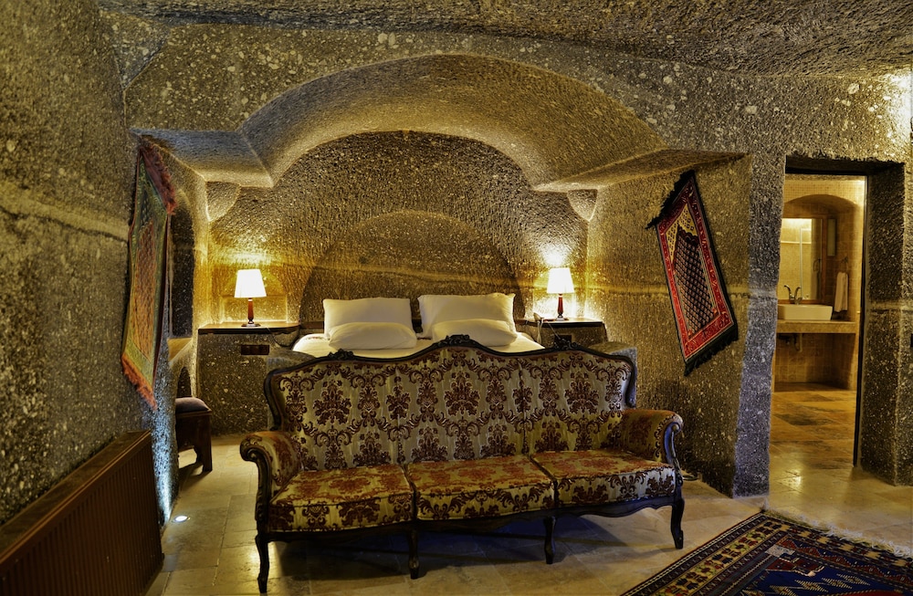 Grand Cave Suites 5/50