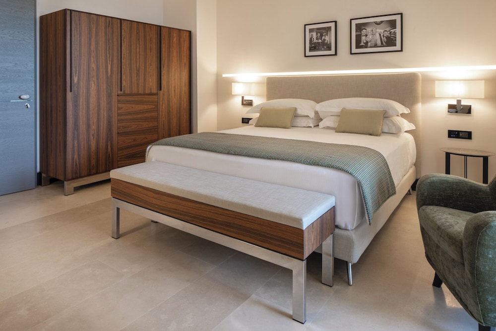 Mini, Junior Suite, Double Bed, Pool and Sea View, Adult Only