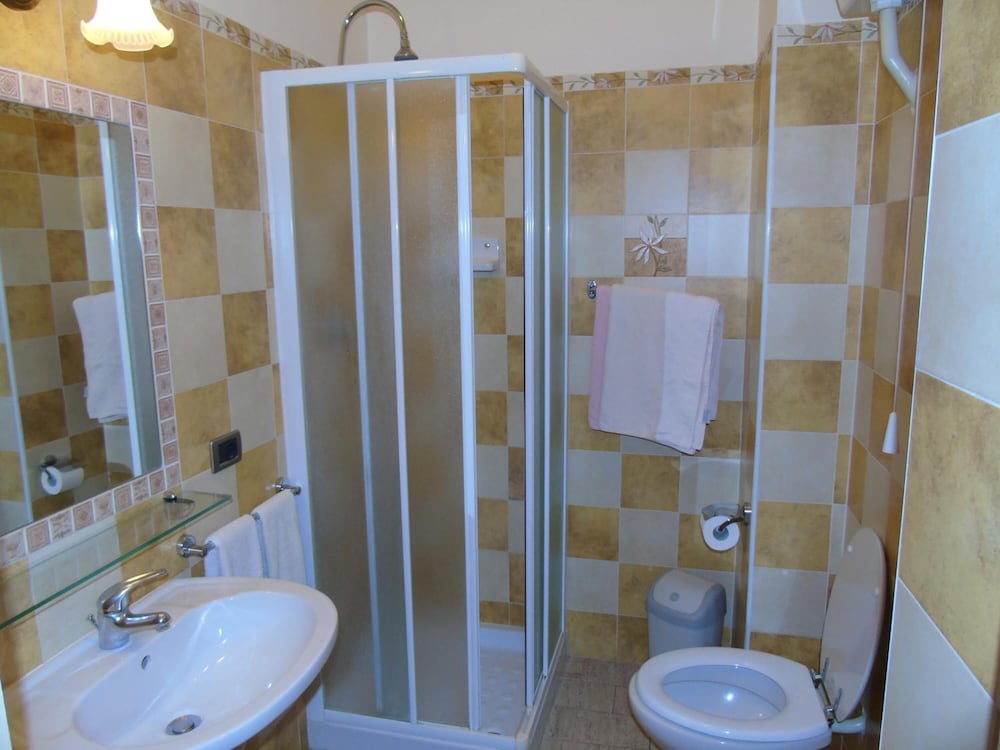 Albergo Cavour 33/35