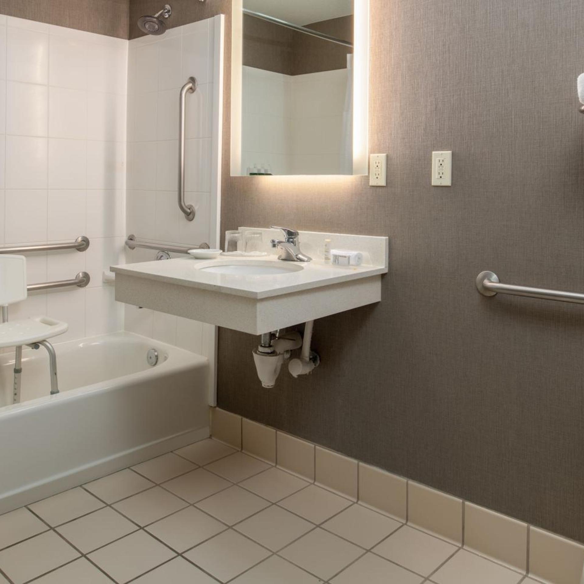 جناح بسريرين كوين مع سرير سحّاب إضافي مع أريكة، SpringHill Suites by Marriott Portland Airport 3/5