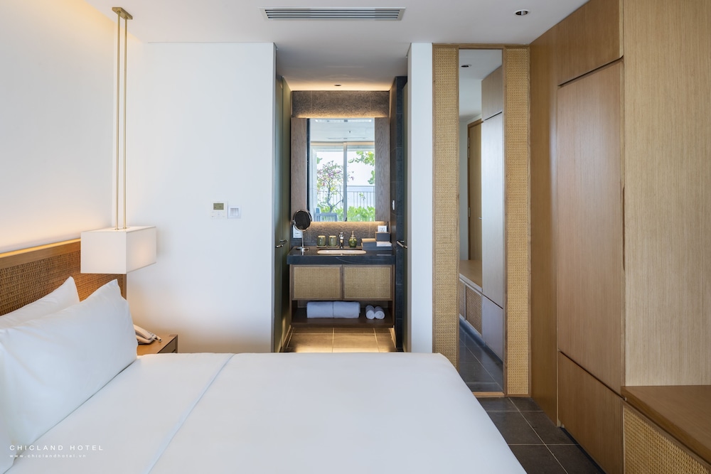1 BEDROOM, APARTMENT, OCEAN FRONT, BALCONY