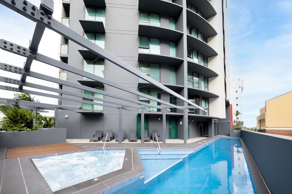 Oaks Brisbane Felix Suites 3/42