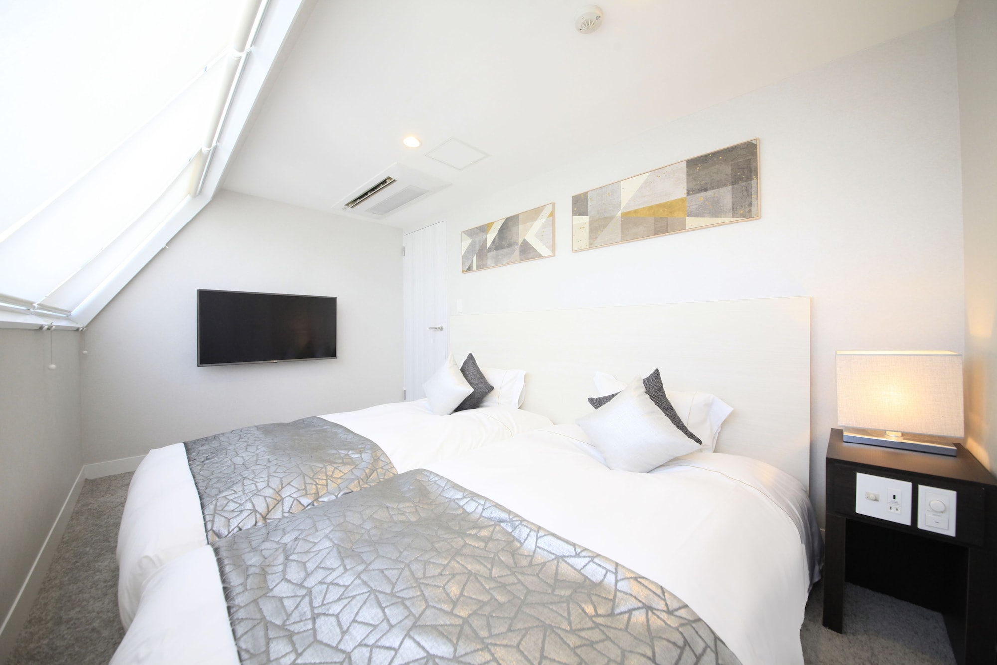 SEMI ROOM, MAISONETTE, FAMILY SUITE, PENTHOUSE, 2 SEMI DOUBLE BEDS, WITH EXTRA BED
