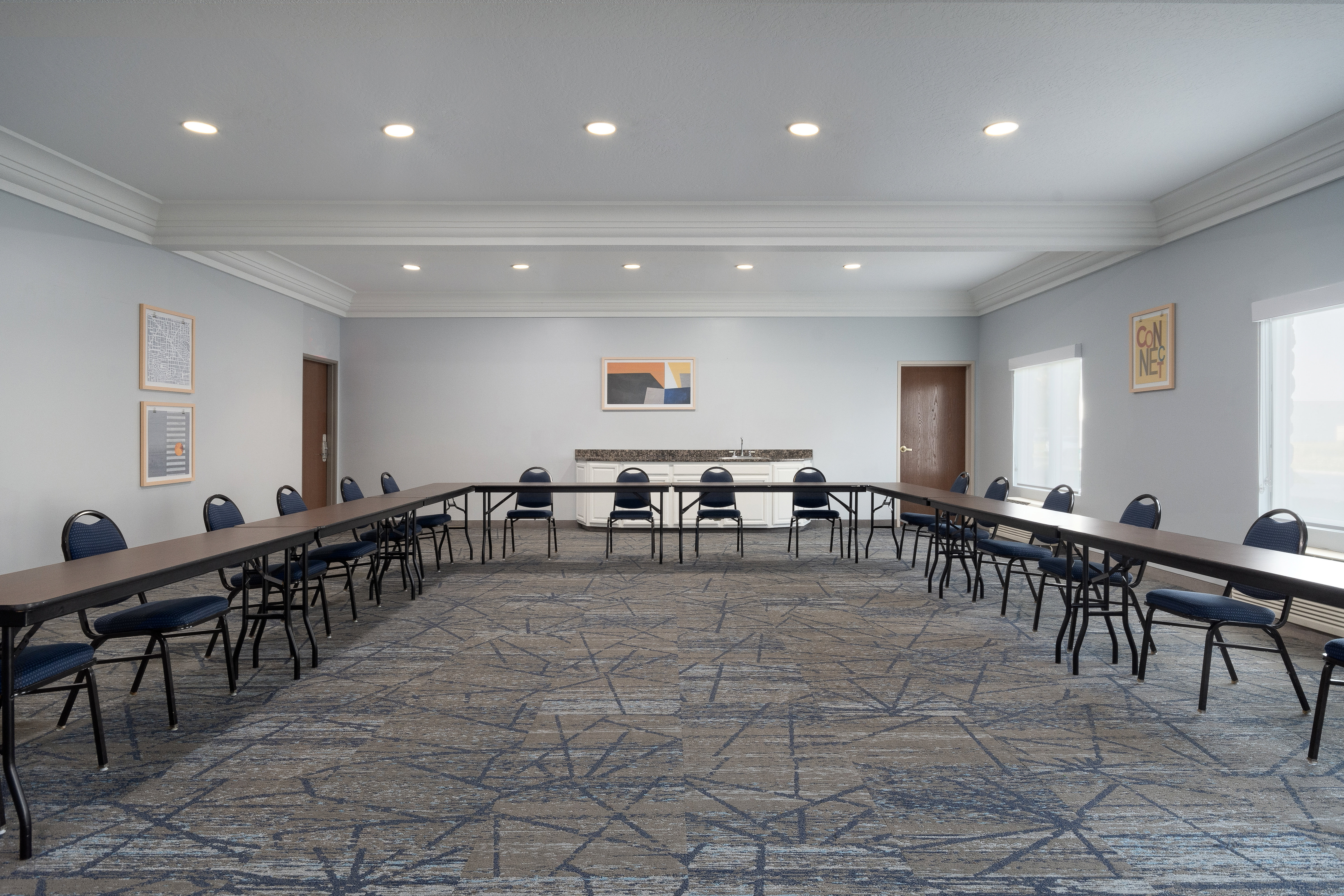 Holiday Inn Express Hotel Suites Saginaw 64/76