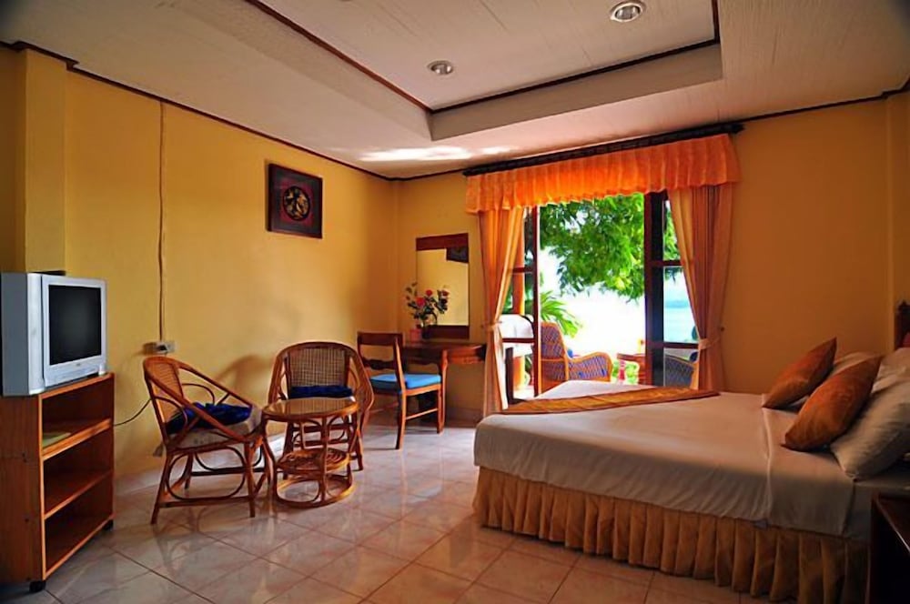 BAAN KARON HILL PHUKET RESORT 33/53