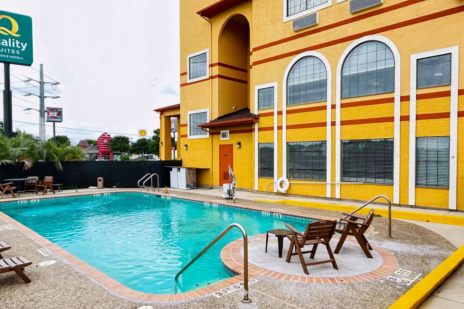 Quality Suites San Antonio 31/34