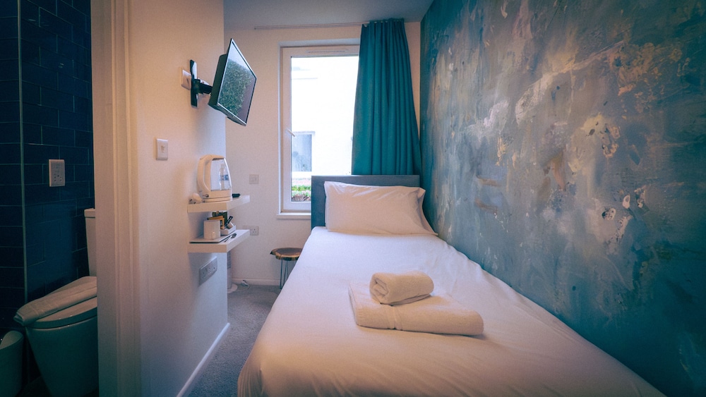 Compact Single Room