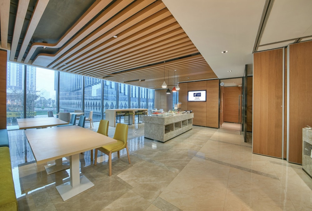 HOLIDAY INN EXPRESS FUZHOU DOWNTOWN 34/59