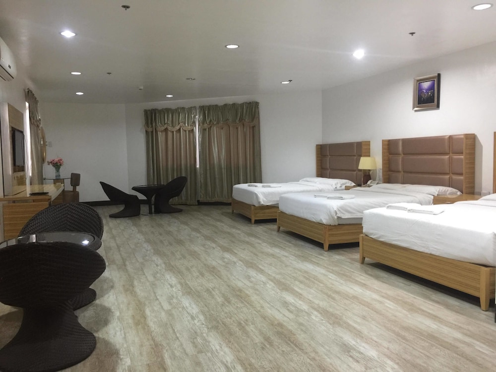 Jeamco Royal Hotel - Palawan 33/58