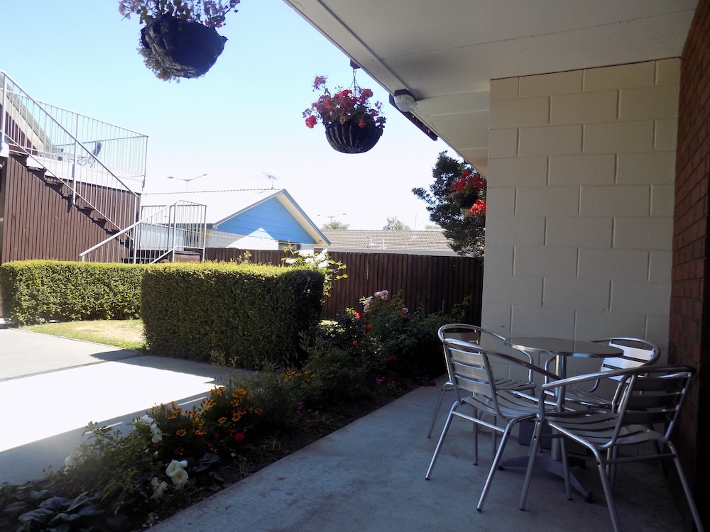 Garden City Motel 45/50