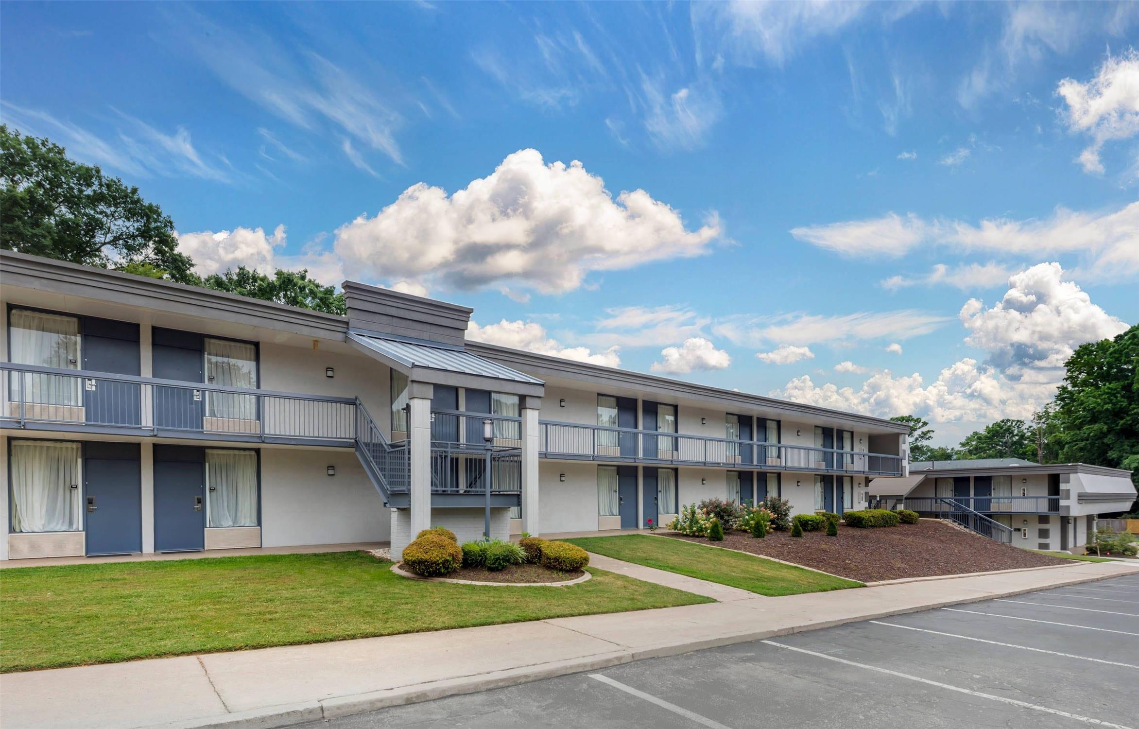 Clarion Pointe Morrow - Atlanta South 4/32