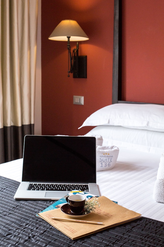 Suite 136 Luxury Rooms 37/50