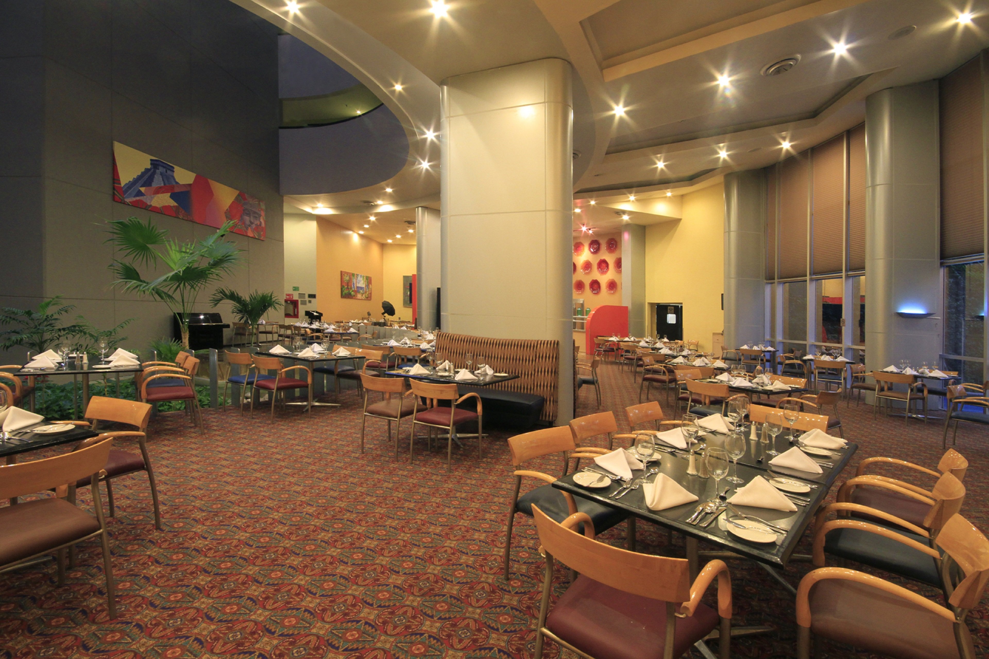 Holiday Inn Monterrey Parque Fundidora 58/78