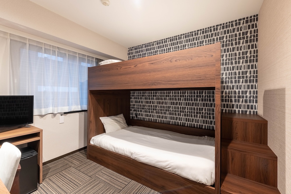 ROOM, BUNK BED