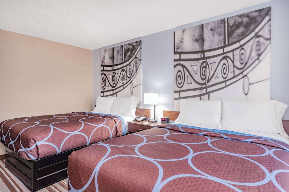 Super 8 by Wyndham Joliet 12/39