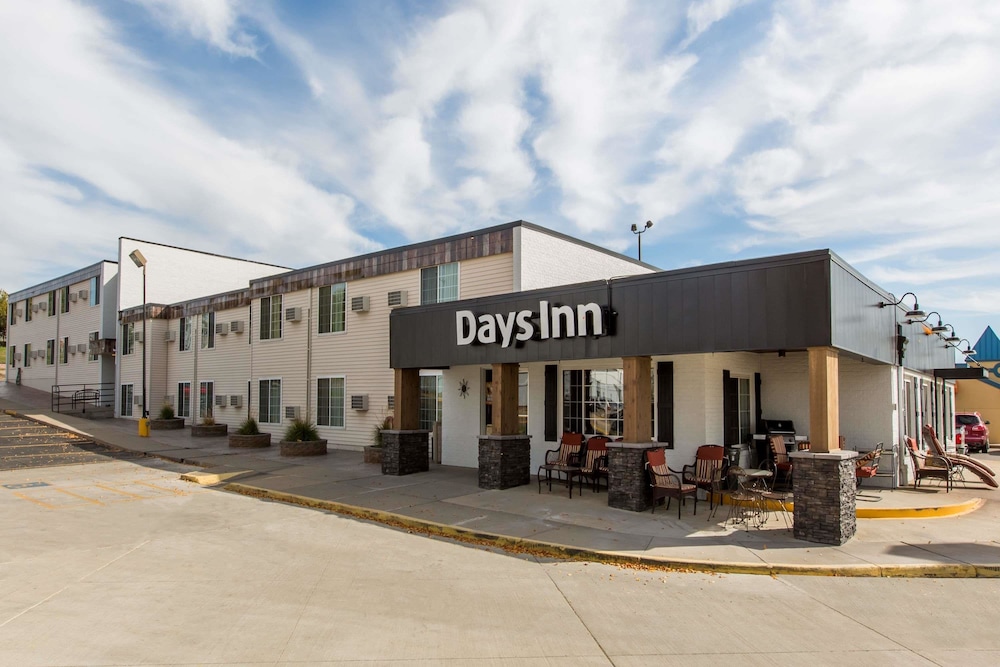 Days Inn By Wyndham Pierre 1/33