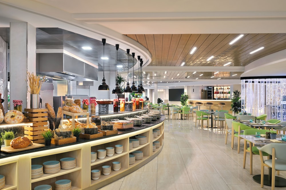 restaurant cafeteria
