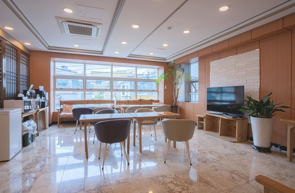 J2 Family Hotel Jeju 30/32