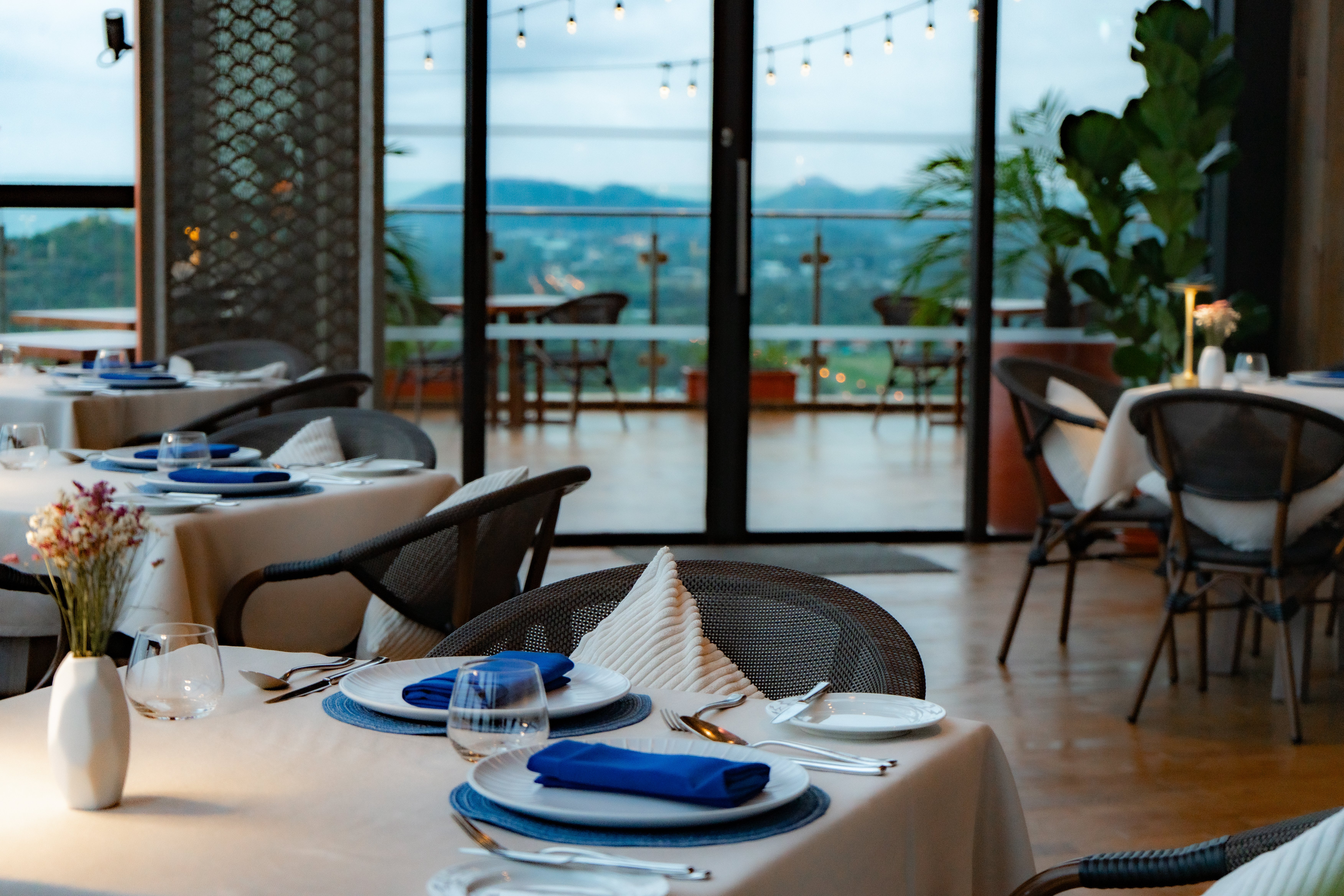Holiday Inn Vana Nava Hua Hin 24/36
