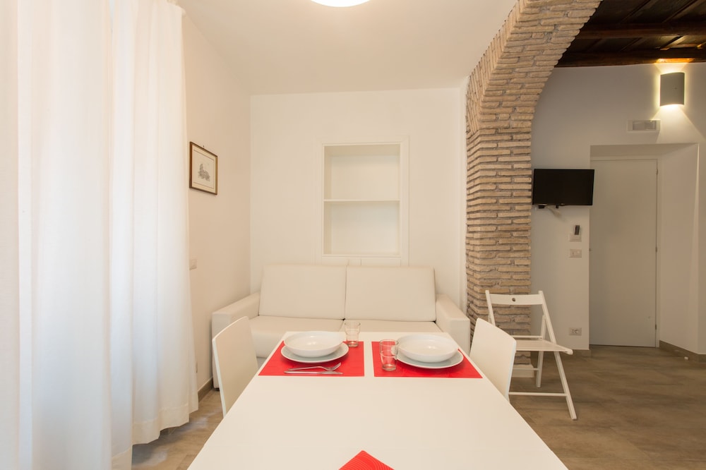 1 BEDROOM, APARTMENT