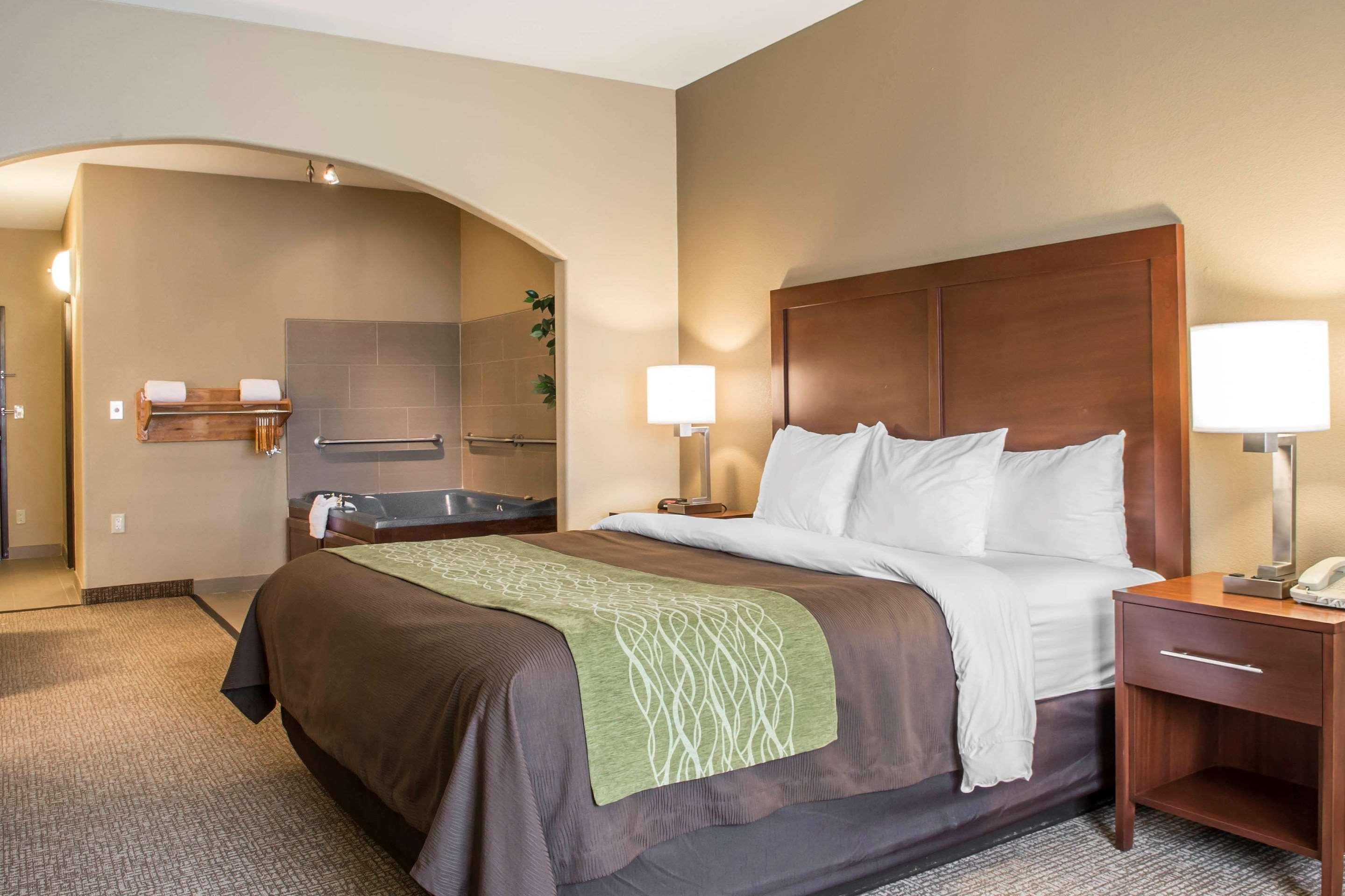 Upgrade, King and Queen Bed