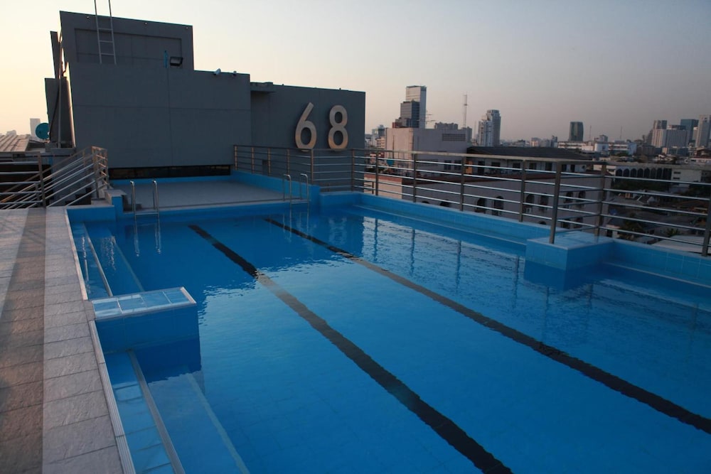 Bangkok 68 30/44