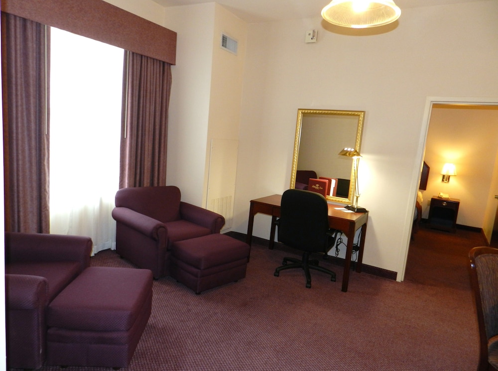 Spark by Hilton Amarillo East 34/48