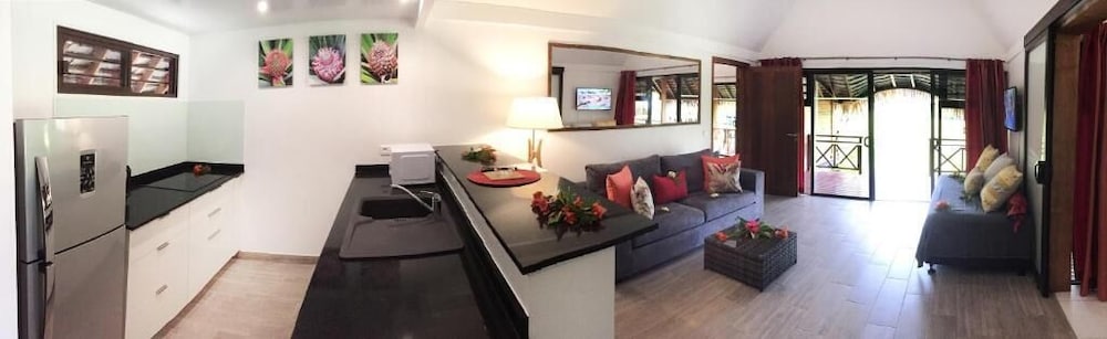 Hotel Hibiscus 50/75