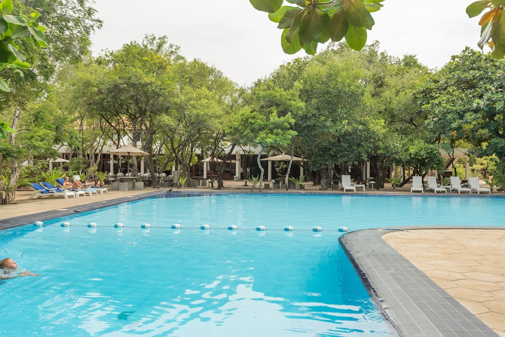 Nilaveli Beach Hotel 48/50