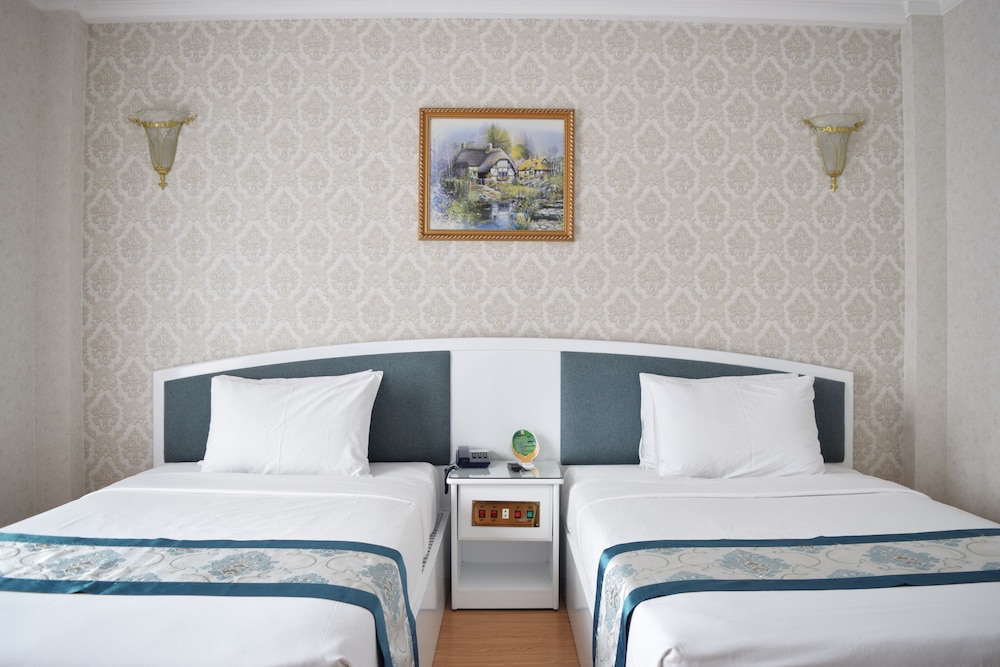 SUPERIOR, TWIN BEDS