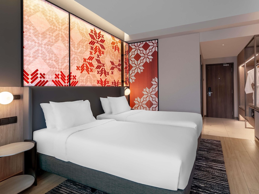 EXECUTIVE, TWIN BEDS, CITY VIEW