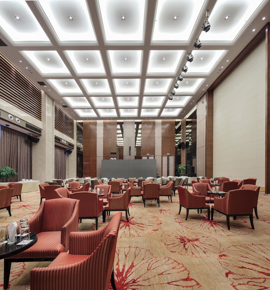 Pullman Anshan Time Square 55/73