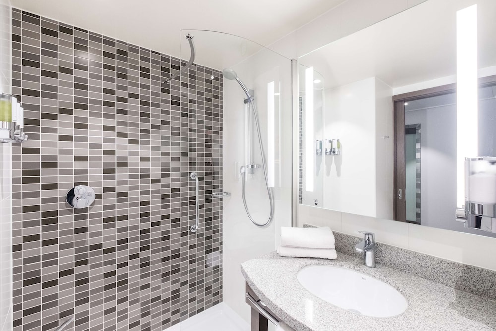 HAMPTON BY HILTON ABERDEEN AIRPORT 11/46