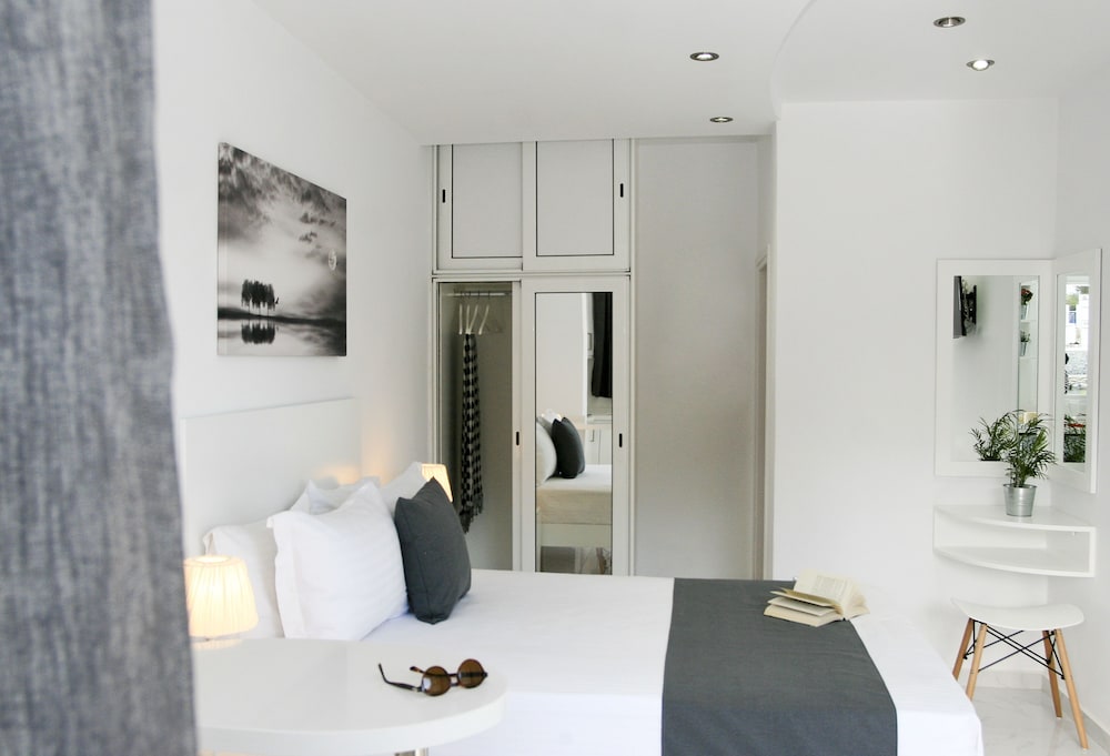 Vithos Aparthotel 25/72