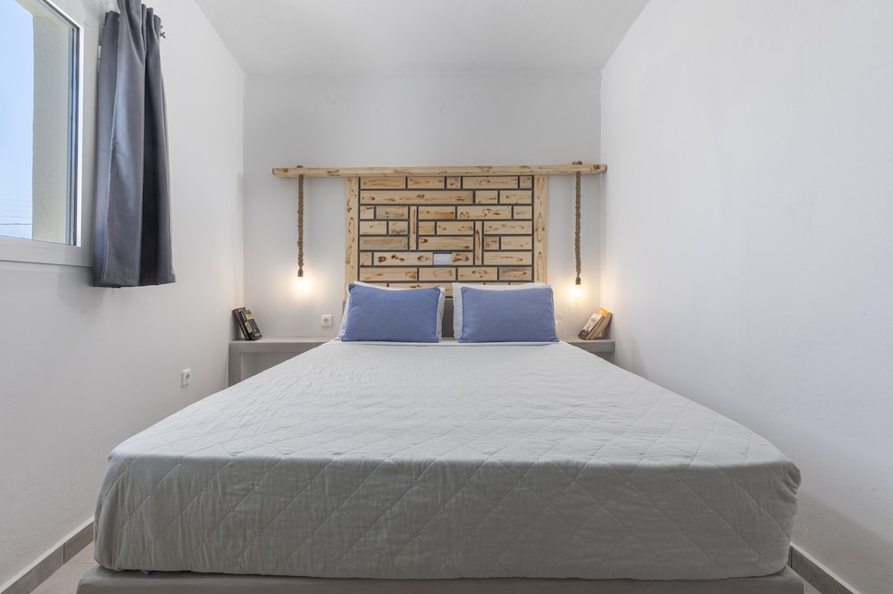 Gizis Cliffside Suites 11/50