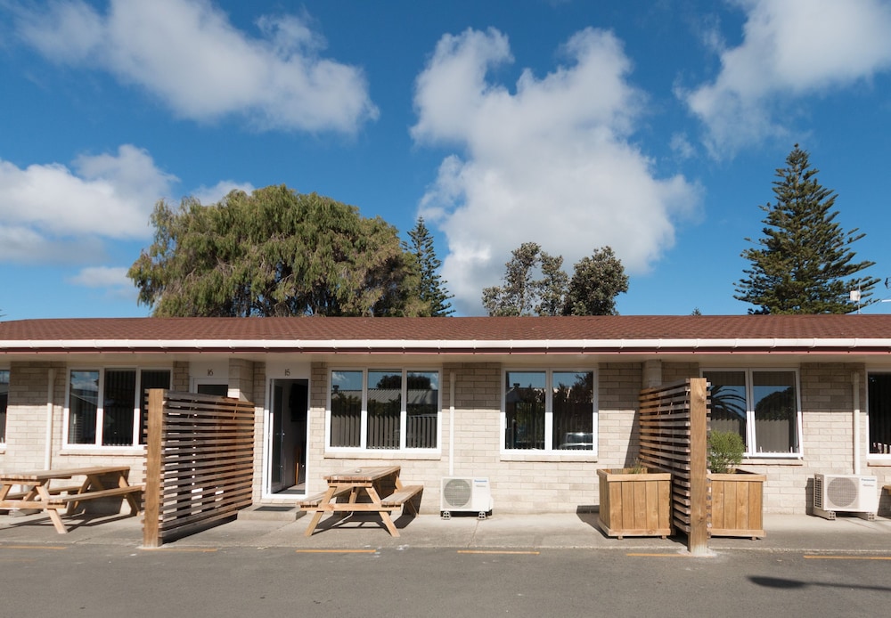 Waikanae Beach TOP 10 Holiday Park 44/50