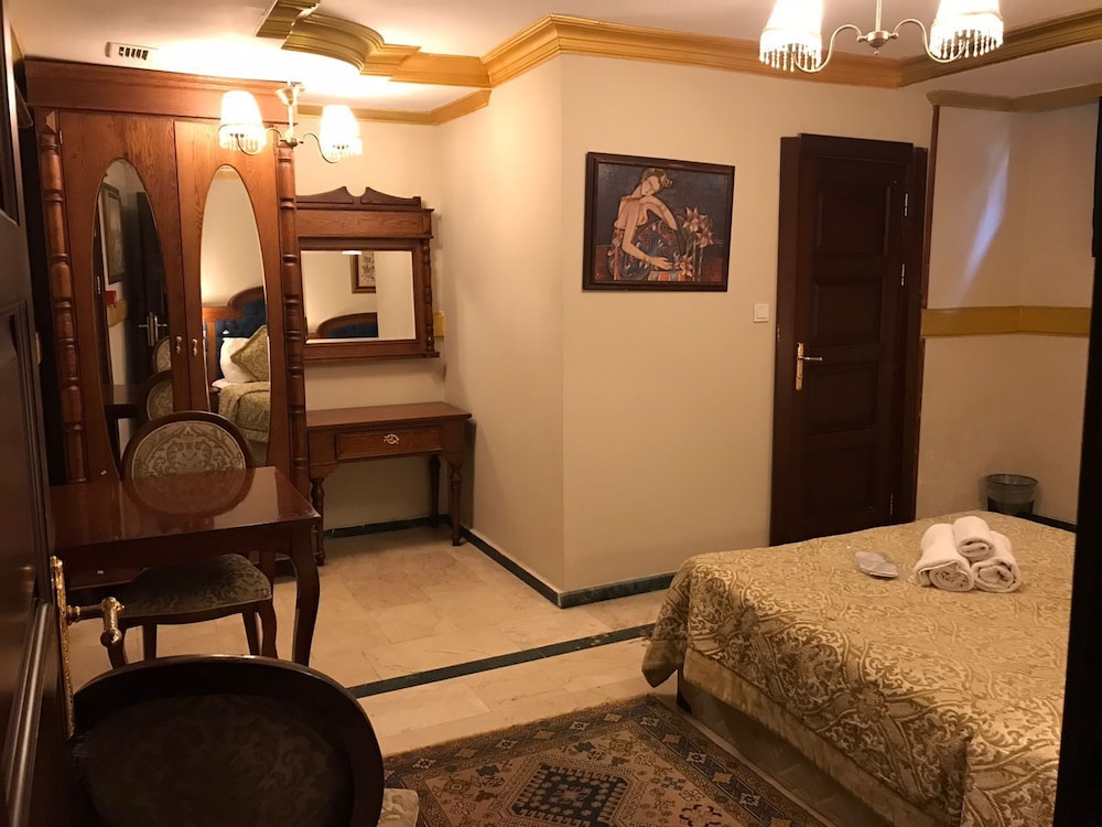 Aruna Hotel 16/50