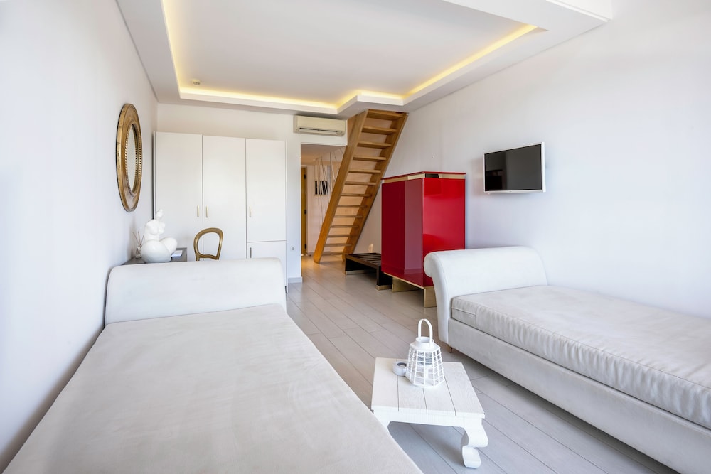SUITE, DOUBLE BED, TWO STORY, 2 SOFA